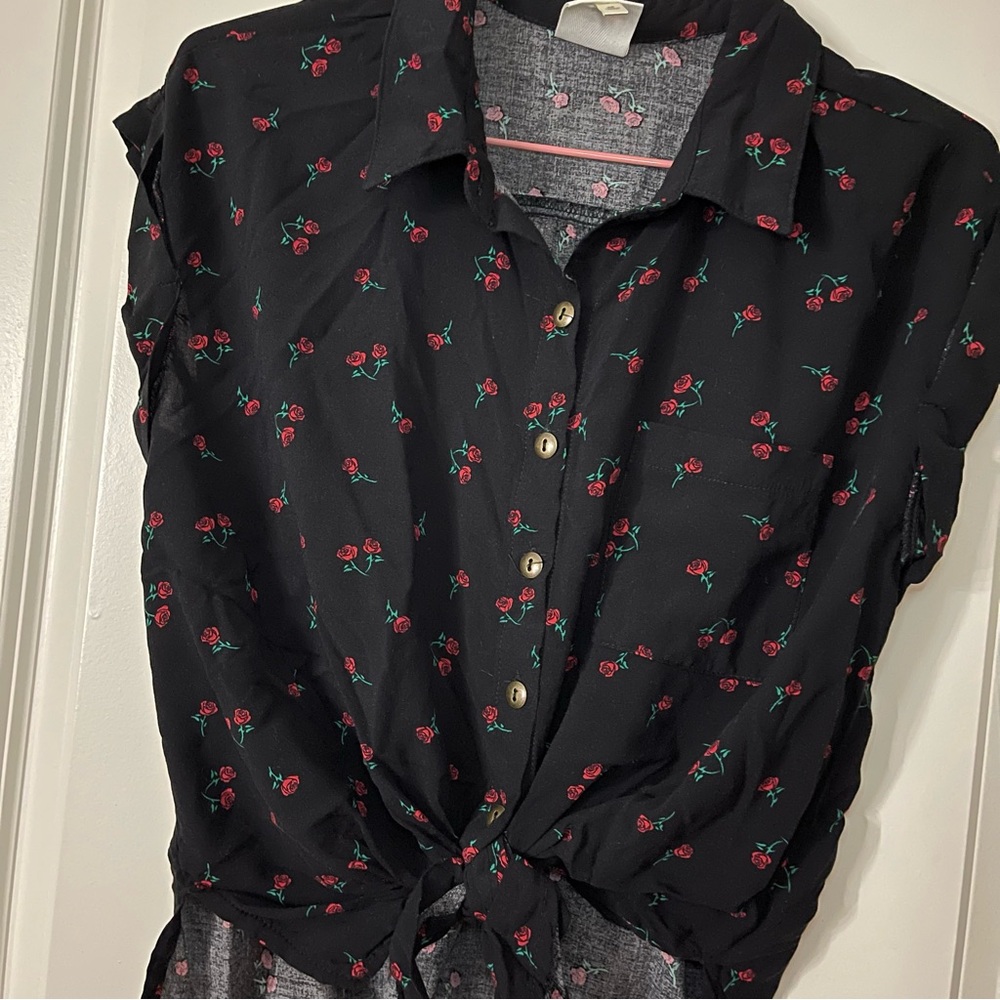 Self Esteem Black and Red Floral Button up Blouse - Picture 4 of 8